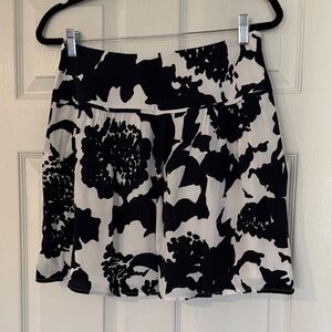 NWT Ann Taylor Loft Black and White Floral Skirt